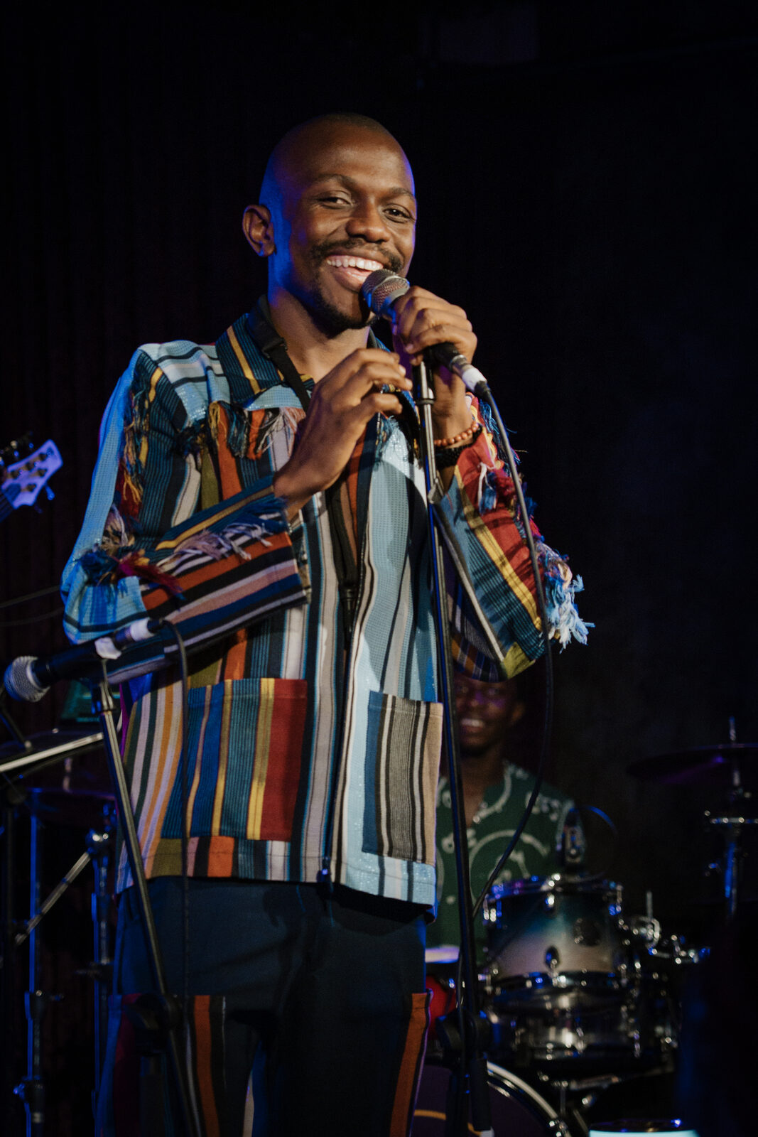 Olúségun on stage